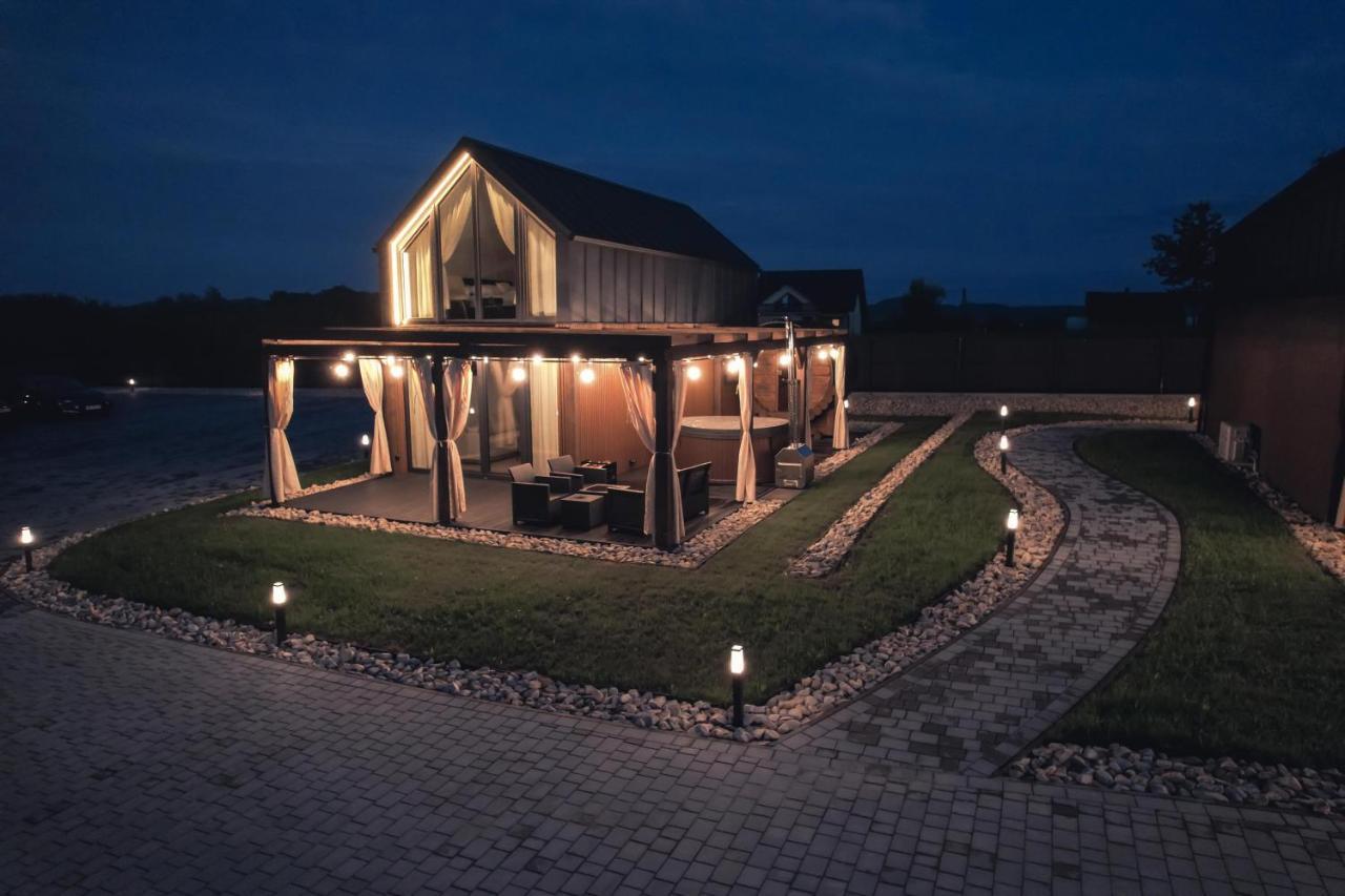 Village Resort Sauna & Jacuzzi & Netflix Tworkowa Buitenkant foto
