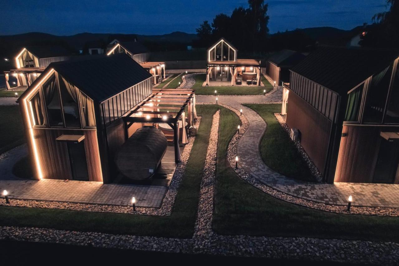 Village Resort Sauna & Jacuzzi & Netflix Tworkowa Buitenkant foto