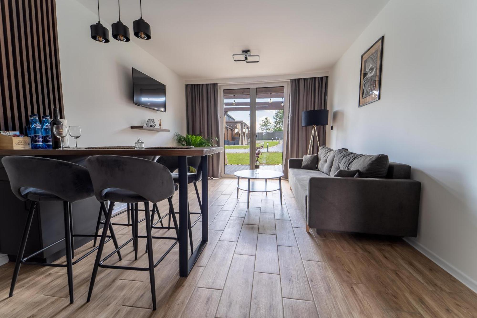 Village Resort Sauna & Jacuzzi & Netflix Tworkowa Buitenkant foto