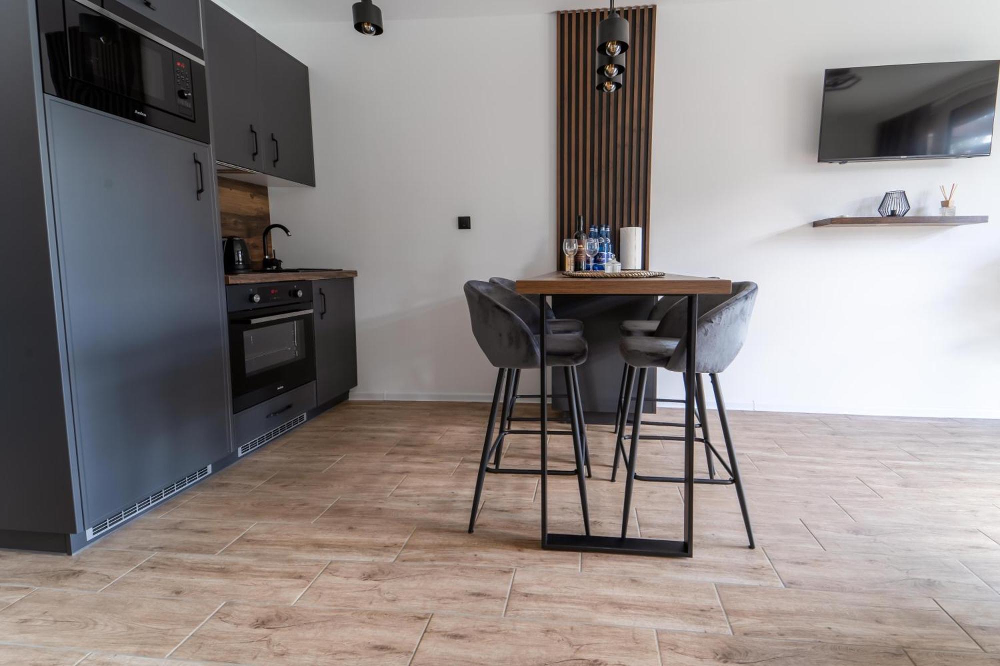 Village Resort Sauna & Jacuzzi & Netflix Tworkowa Kamer foto